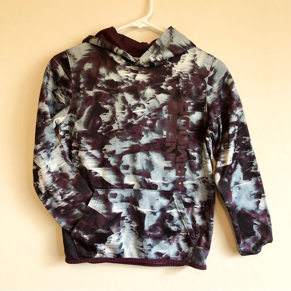 Camo Hoodie Under Armour Youth Med. Burgundy and light grey. Fleece lined.